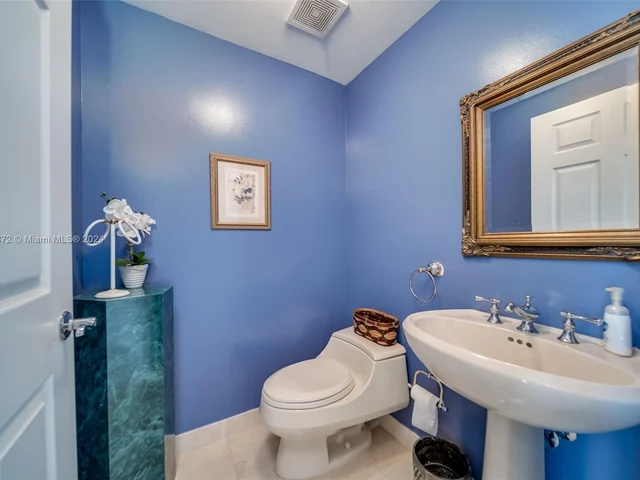 6001 N Ocean Dr # 503, Hollywood FL 33019