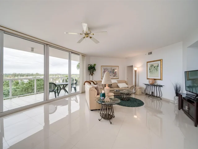 6001 N Ocean Dr # 503, Hollywood FL 33019