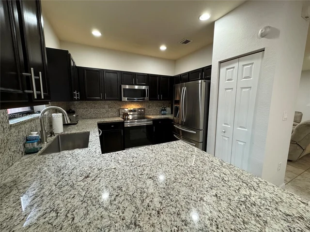 342 NE 37th Ave, Homestead FL 33033