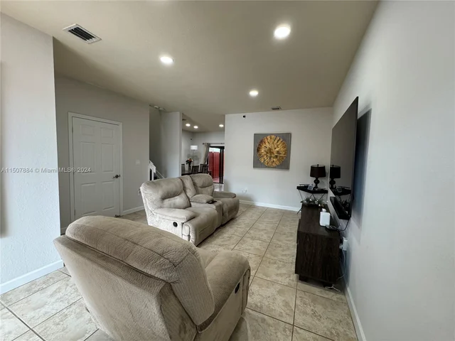 342 NE 37th Ave, Homestead FL 33033