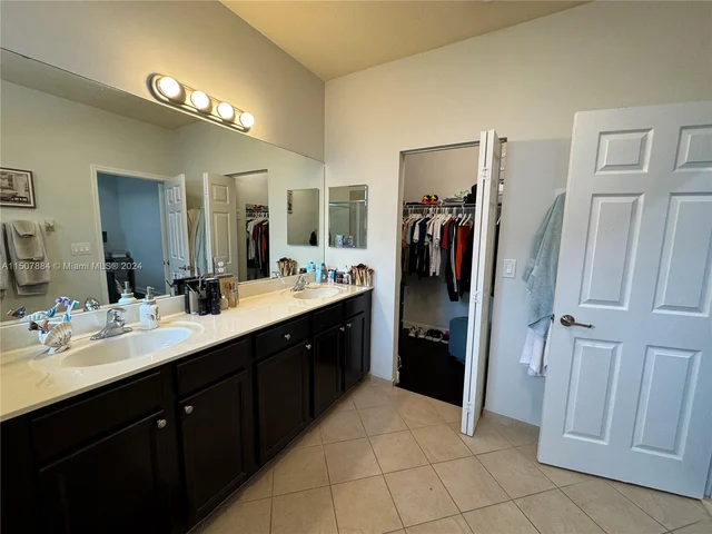 342 NE 37th Ave, Homestead FL 33033