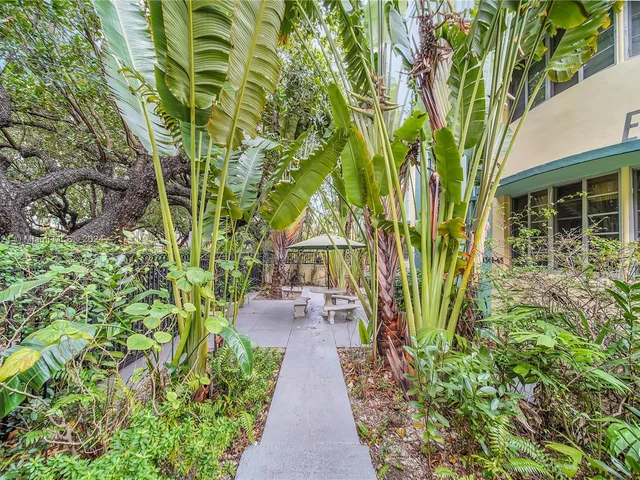 1341 Meridian Ave # 105, Miami Beach FL 33139