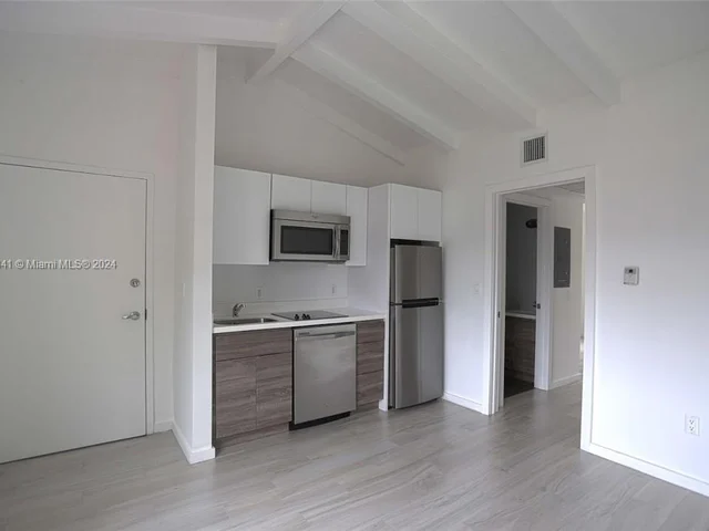 1450 Meridian # 202, Miami Beach FL 33139