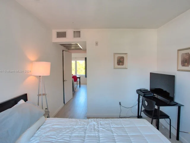 1450 Meridian # 202, Miami Beach FL 33139