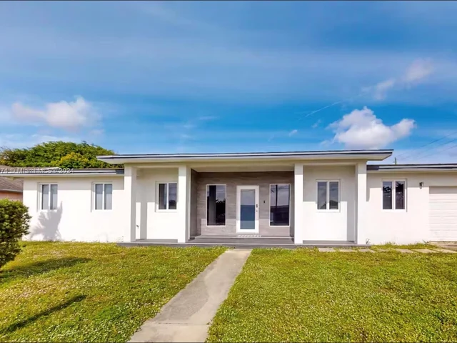 700 NW 9th Ct, Hallandale Beach FL 33009