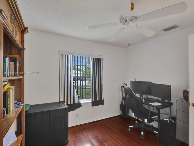 100 Cocoplum Cir, Royal Palm Beach FL 33411