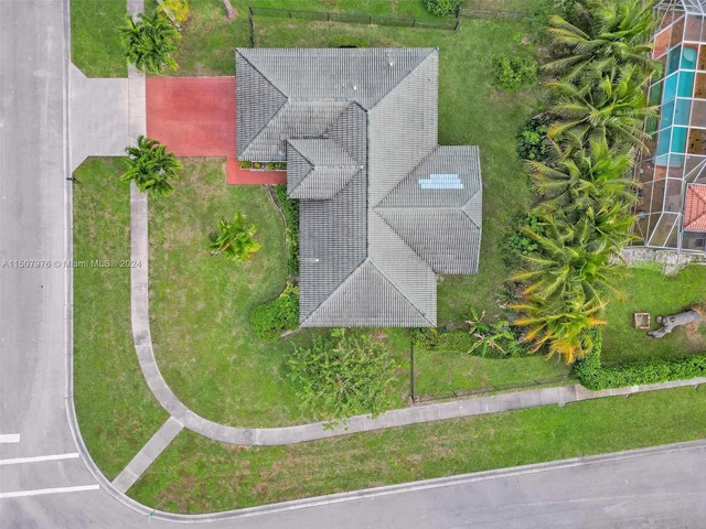 100 Cocoplum Cir, Royal Palm Beach FL 33411