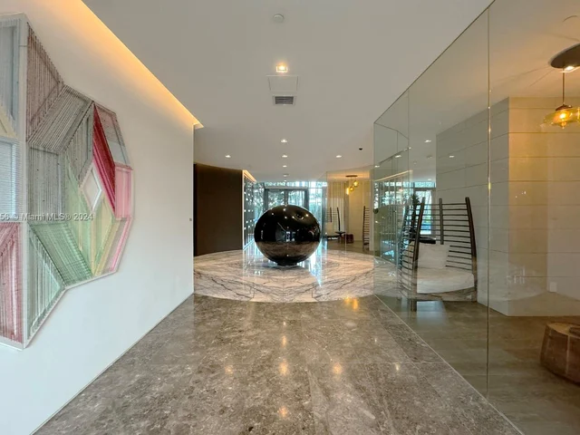 650 NE 32nd St # 3803, Miami FL 33137