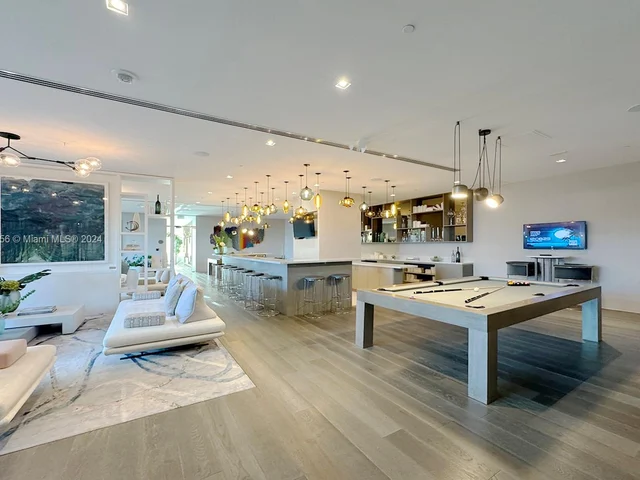 650 NE 32nd St # 3803, Miami FL 33137