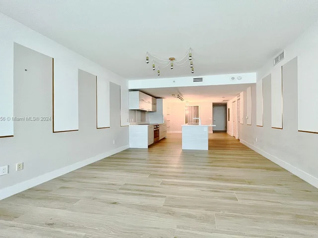 650 NE 32nd St # 3803, Miami FL 33137