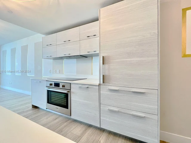 650 NE 32nd St # 3803, Miami FL 33137