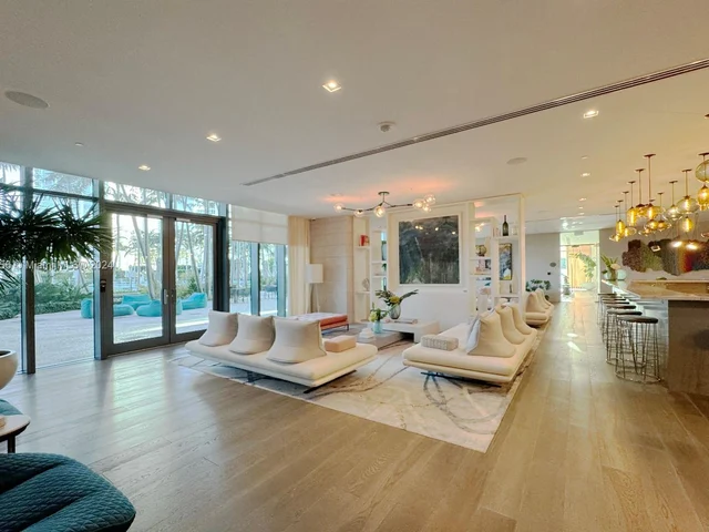 650 NE 32nd St # 3803, Miami FL 33137