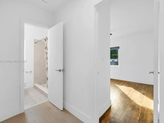 1980 NE 159th St, North Miami Beach FL 33162