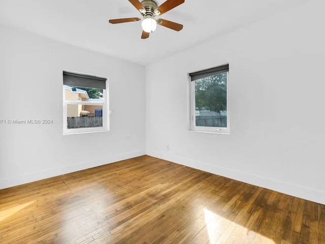 1980 NE 159th St, North Miami Beach FL 33162