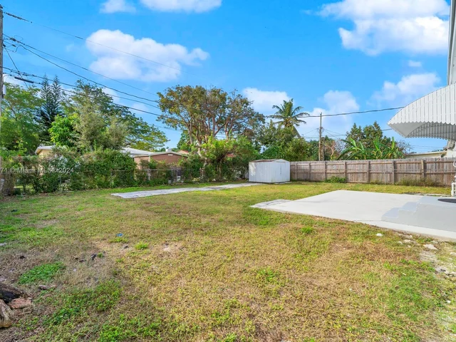 1980 NE 159th St, North Miami Beach FL 33162