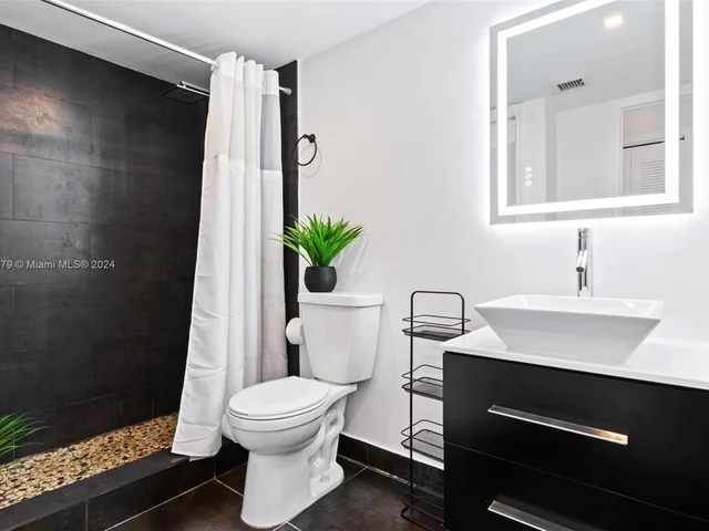 2831 NE 185th St # 604, Aventura FL 33180