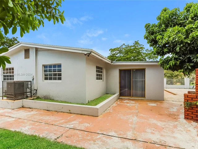 3861 NW 6th Ct # 1, Lauderhill FL 33311