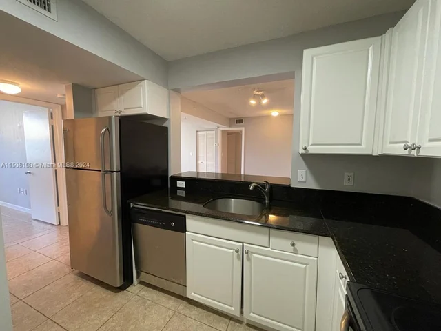 2731 Ocean Club Blvd # 103, Hollywood FL 33019