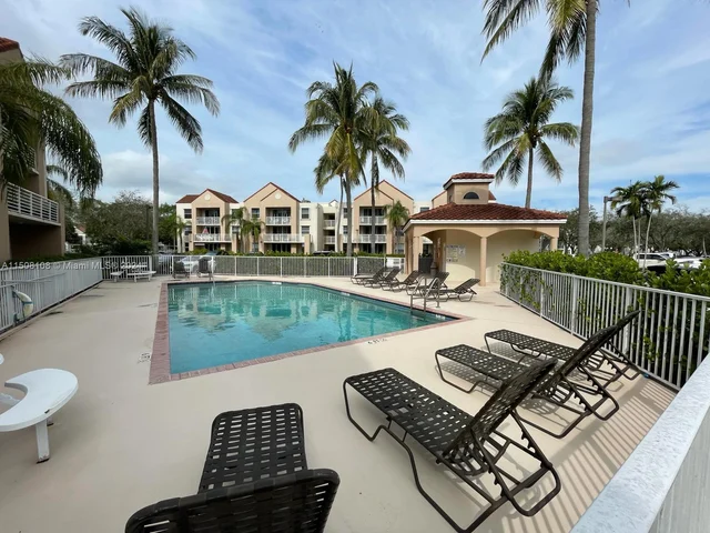 2731 Ocean Club Blvd # 103, Hollywood FL 33019