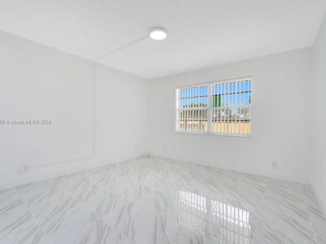 271 S Hollybrook Dr # 307, Pembroke Pines FL 33025