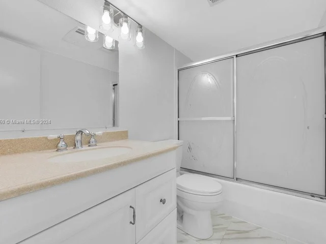 271 S Hollybrook Dr # 307, Pembroke Pines FL 33025