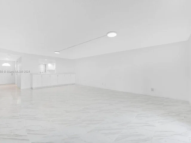 271 S Hollybrook Dr # 307, Pembroke Pines FL 33025