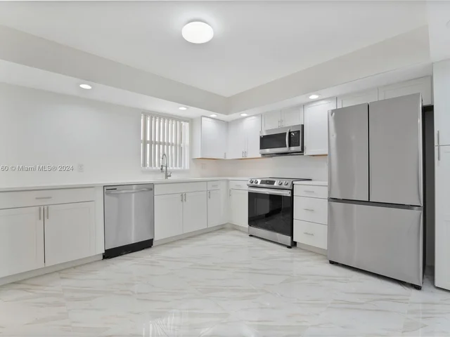 271 S Hollybrook Dr # 307, Pembroke Pines FL 33025