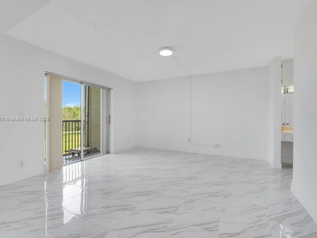 271 S Hollybrook Dr # 307, Pembroke Pines FL 33025