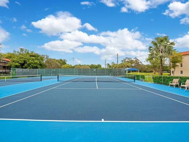 271 S Hollybrook Dr # 307, Pembroke Pines FL 33025