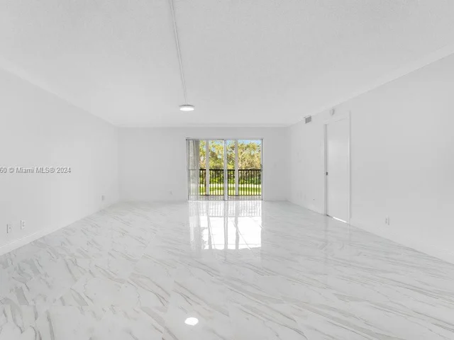 271 S Hollybrook Dr # 307, Pembroke Pines FL 33025