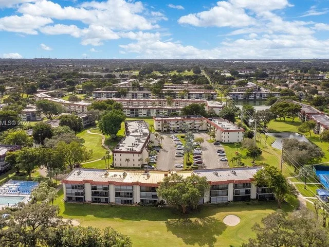 271 S Hollybrook Dr # 307, Pembroke Pines FL 33025