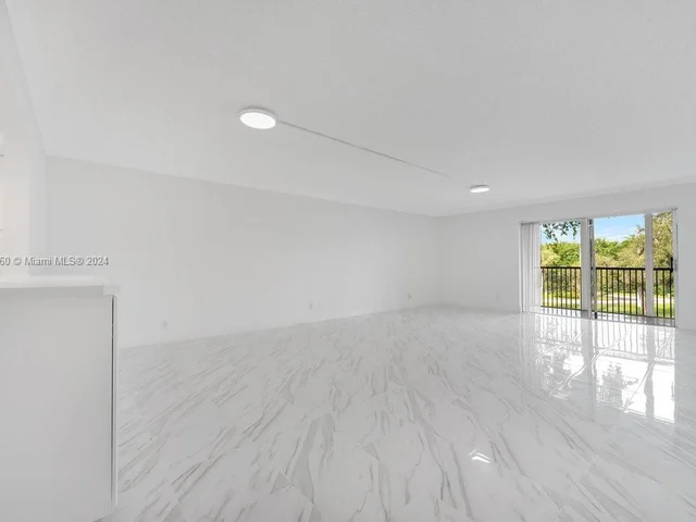 271 S Hollybrook Dr # 307, Pembroke Pines FL 33025