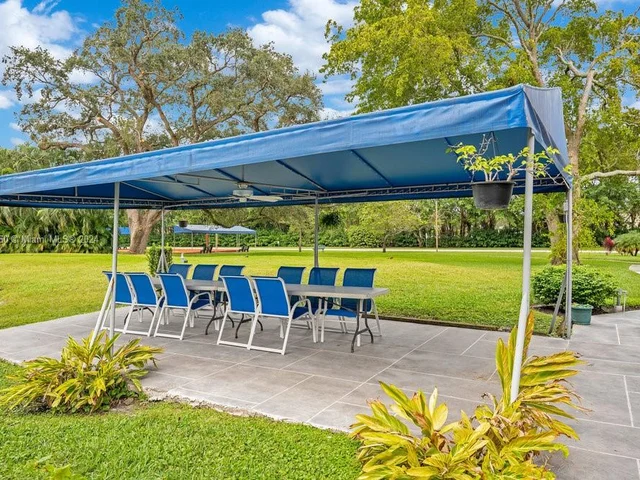 271 S Hollybrook Dr # 307, Pembroke Pines FL 33025