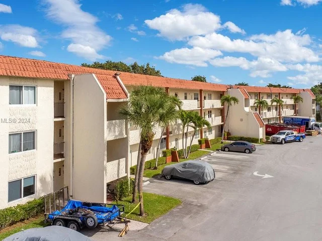 271 S Hollybrook Dr # 307, Pembroke Pines FL 33025