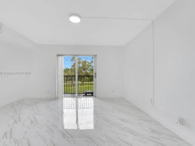 271 S Hollybrook Dr # 307, Pembroke Pines FL 33025