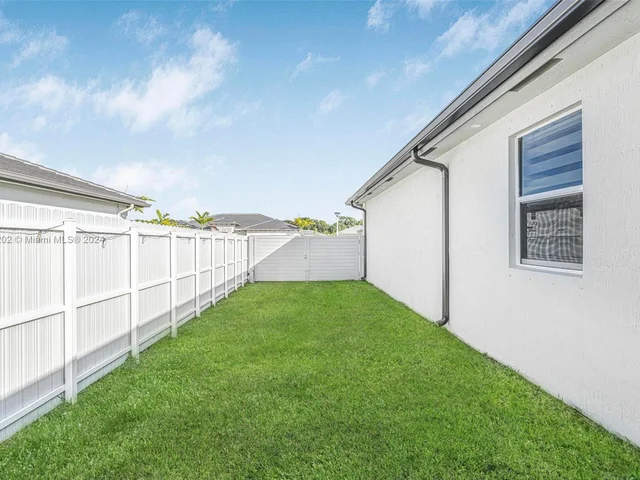 19080 SW 133rd Ct, Miami FL 33177