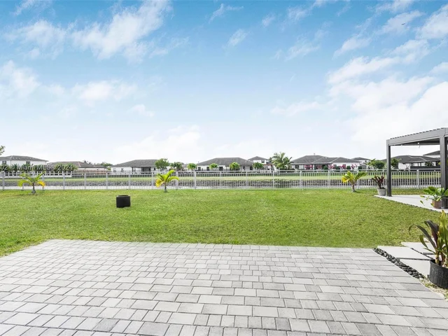 19080 SW 133rd Ct, Miami FL 33177