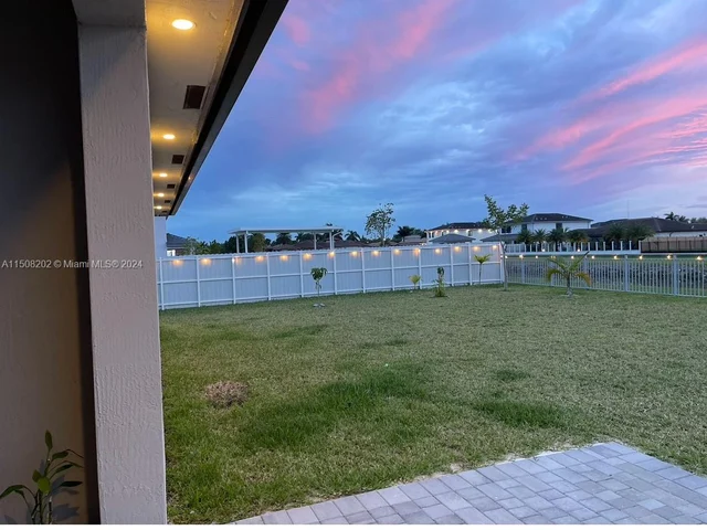 19080 SW 133rd Ct, Miami FL 33177