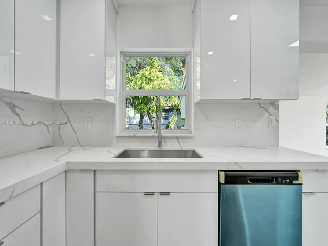 3831 NW 4th Ct, Lauderhill FL 33311