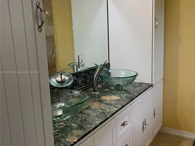 7325 SW 80th St, Miami FL 33143