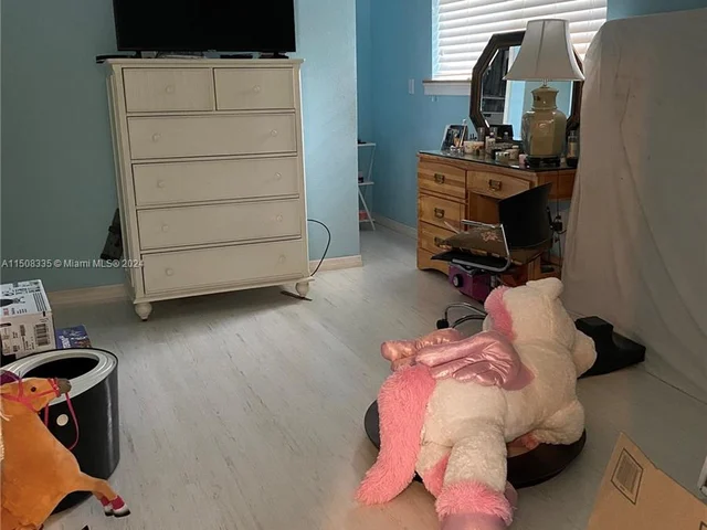 7325 SW 80th St, Miami FL 33143