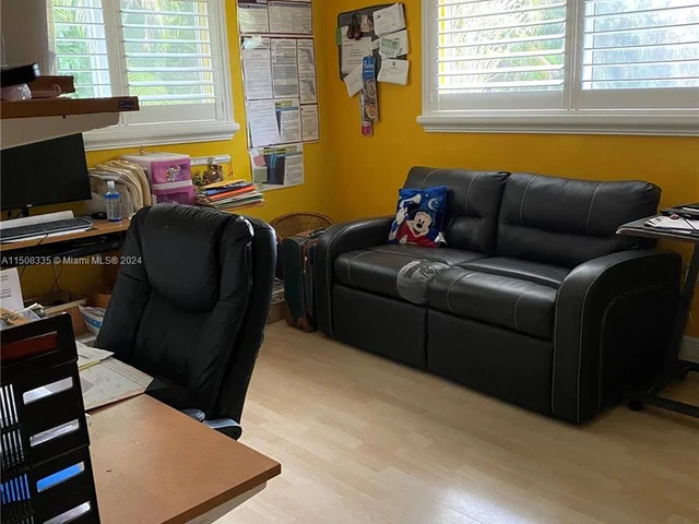 7325 SW 80th St, Miami FL 33143