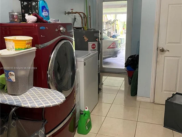 7325 SW 80th St, Miami FL 33143