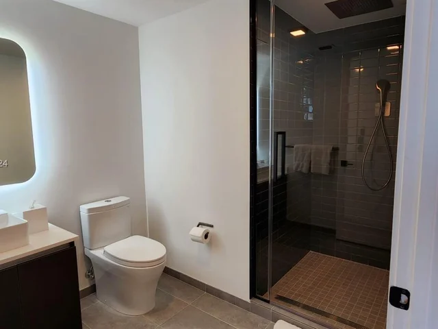 227 NE 2nd Street # 2907, Miami FL 33132