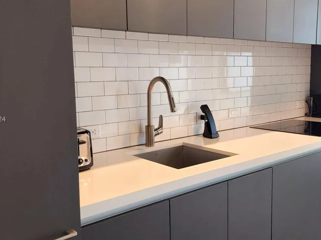 227 NE 2nd Street # 2907, Miami FL 33132