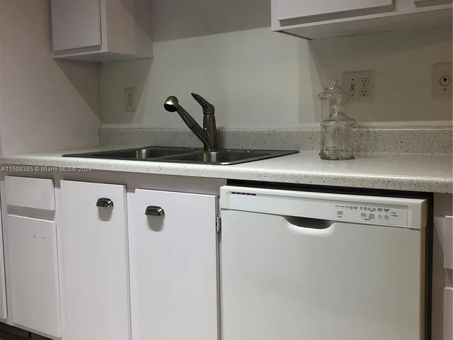 11877 Sturbridge Ln, Wellington FL 33414