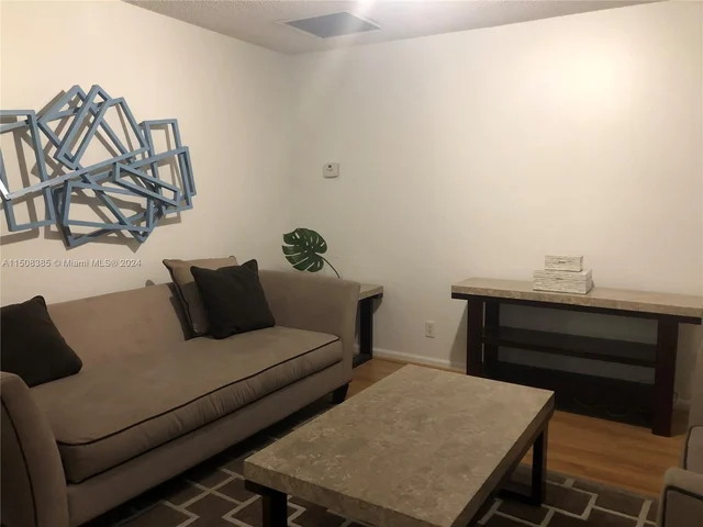 11877 Sturbridge Ln, Wellington FL 33414