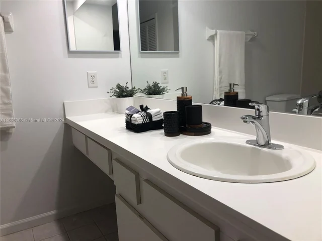 11877 Sturbridge Ln, Wellington FL 33414