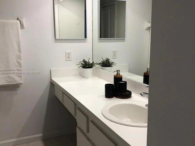 11877 Sturbridge Ln, Wellington FL 33414