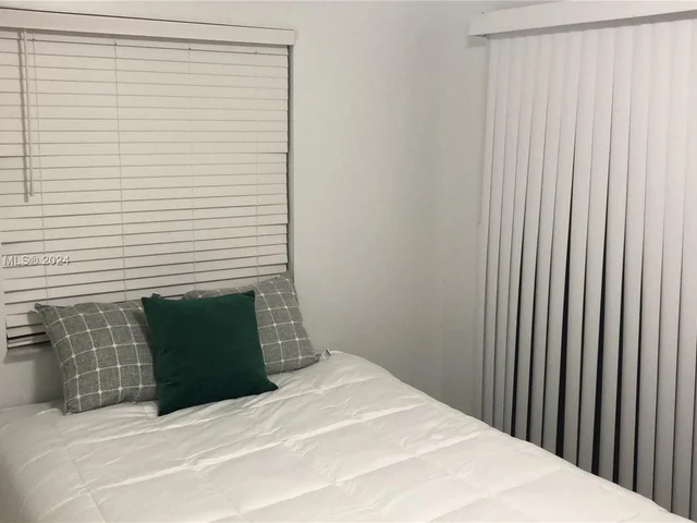 11877 Sturbridge Ln, Wellington FL 33414